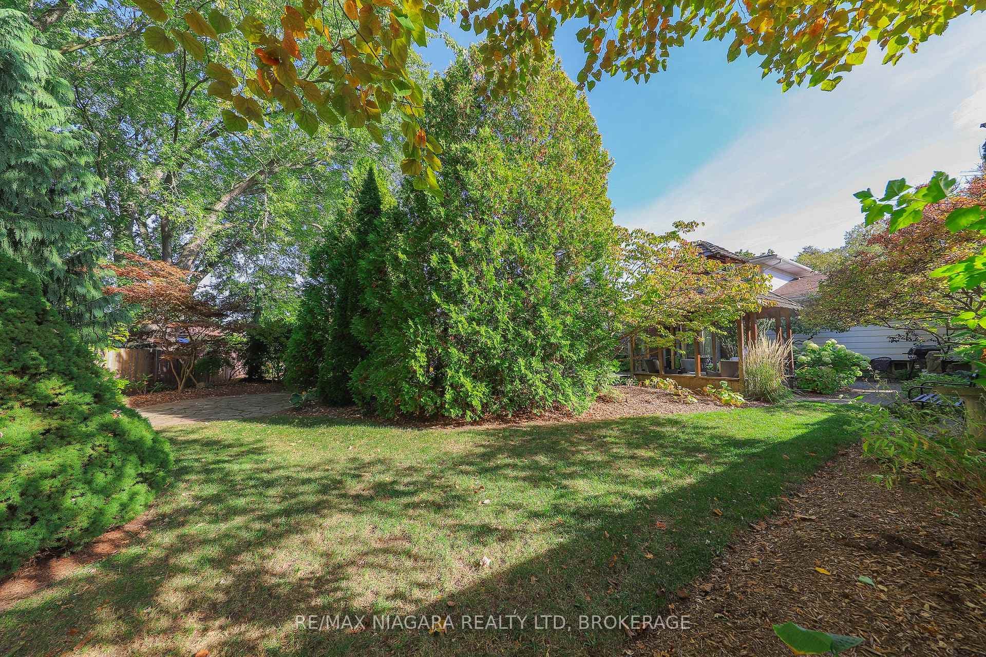 19 Jessica Drive photo 33