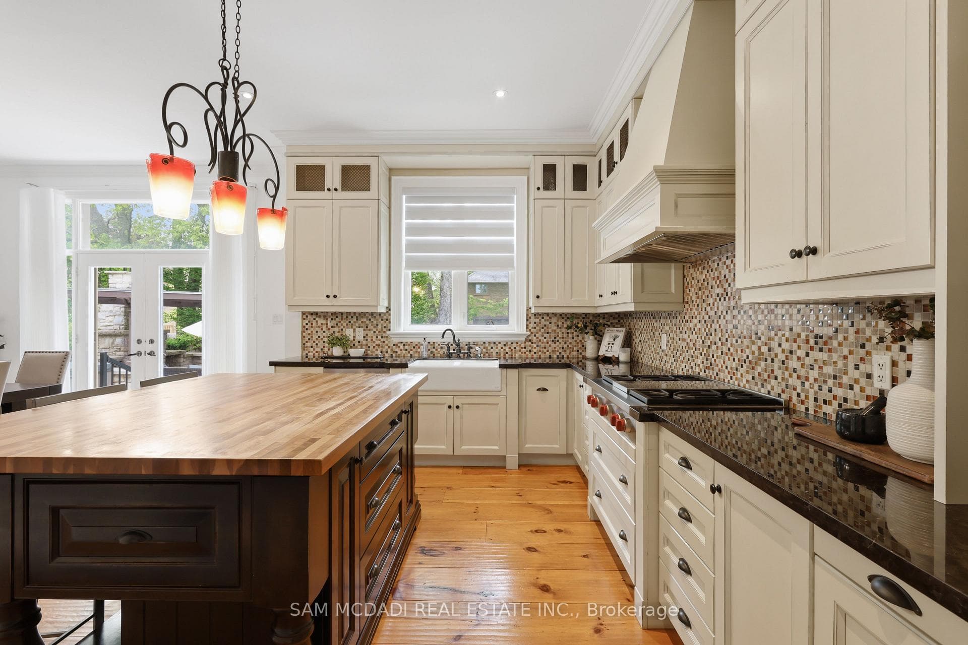 725 Queensway N/A photo 12