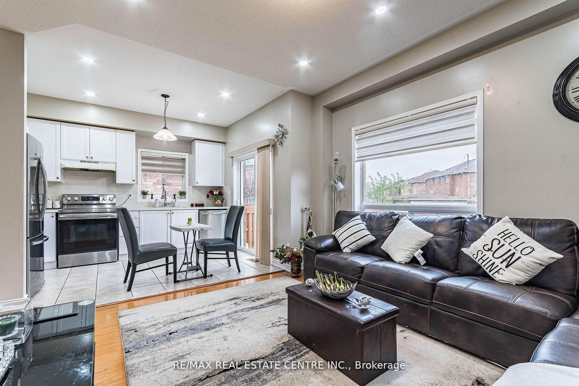 45 Commodore Drive photo 9
