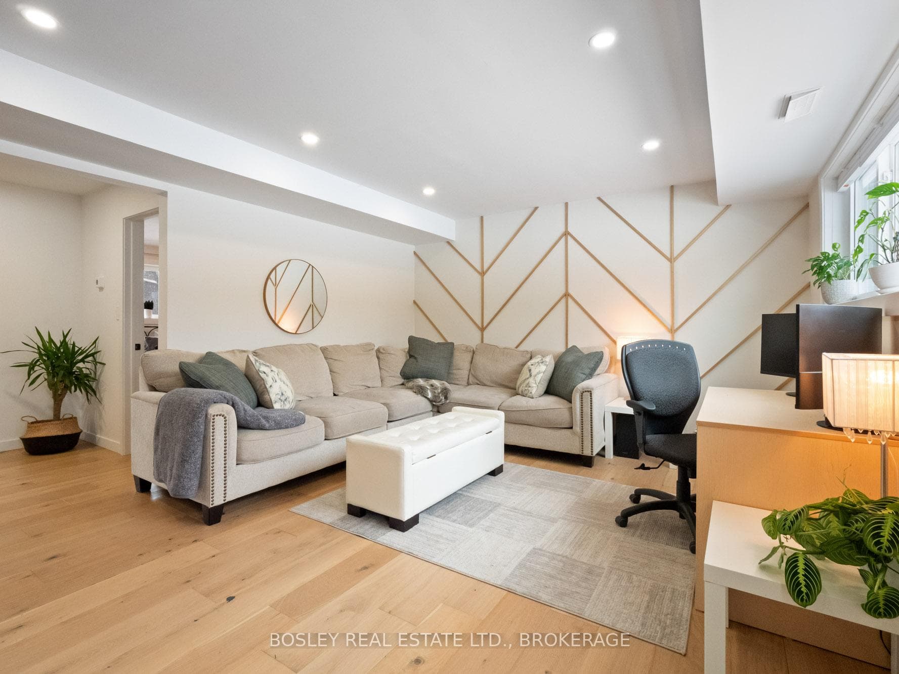 Lower level rec room. Note the wall accents