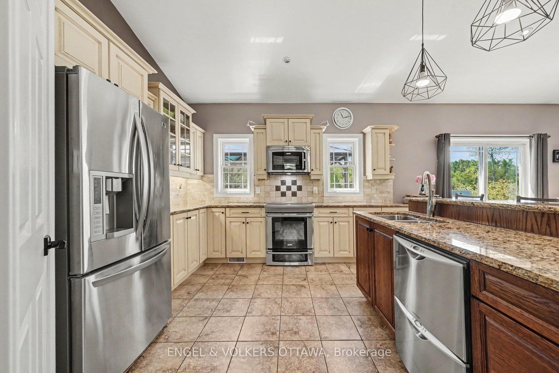 382 Craig Road photo 10