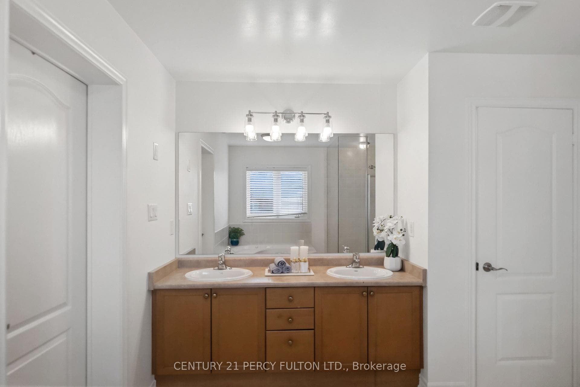 77 Appleview Rd- Primary Ensuite