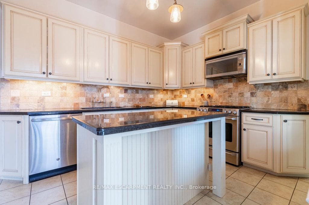 140 Holton Avenue photo 14