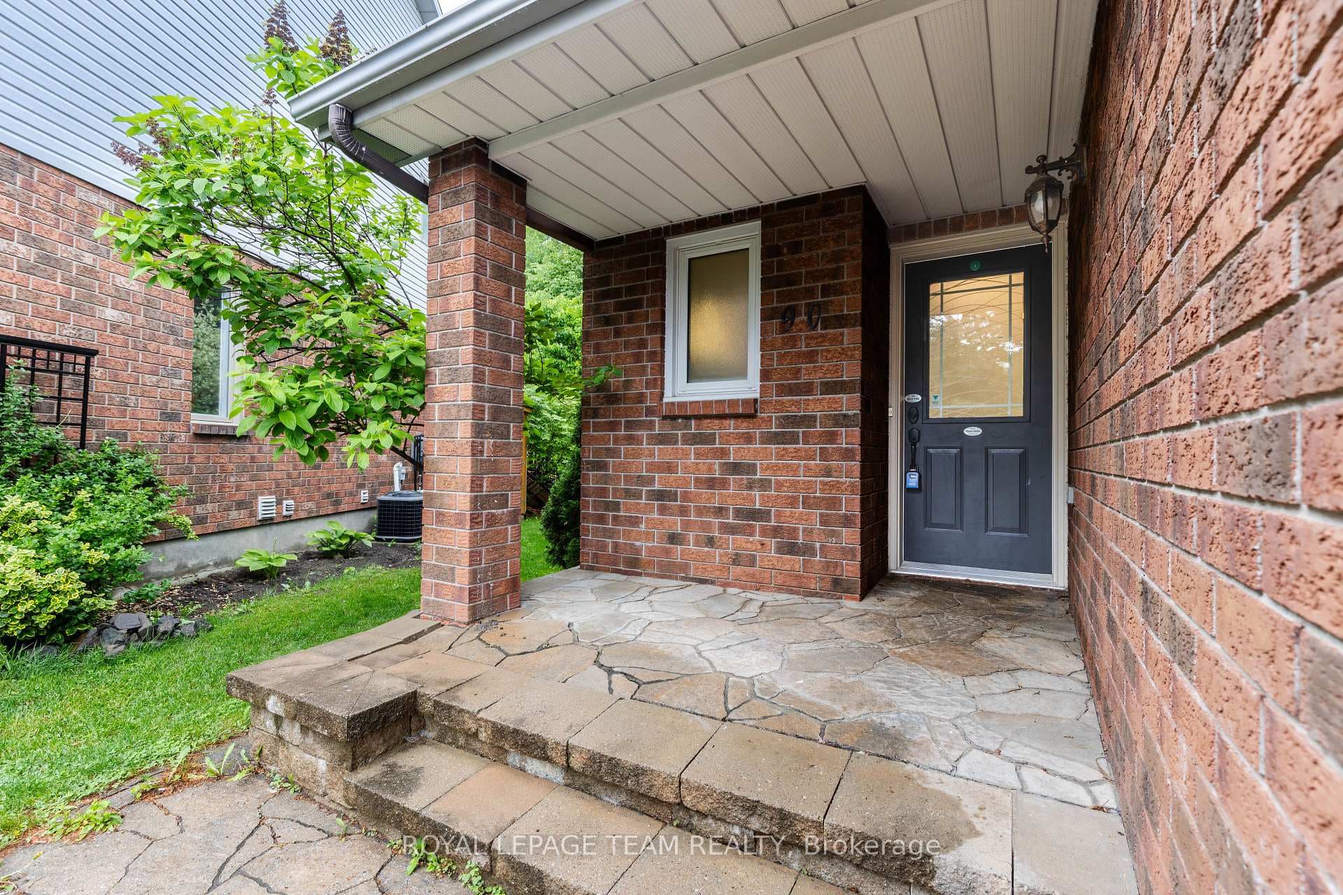 90 Blackdome Crescent photo 5