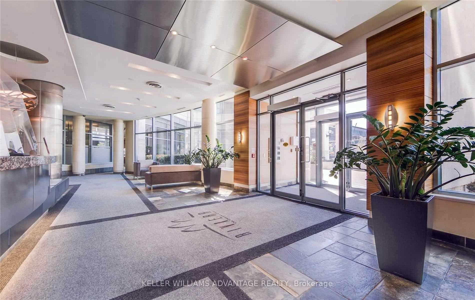 230 Queens Quay Unit 521 photo 18