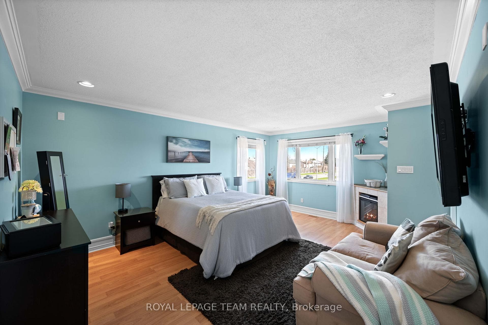 646 Casabella Drive photo 22