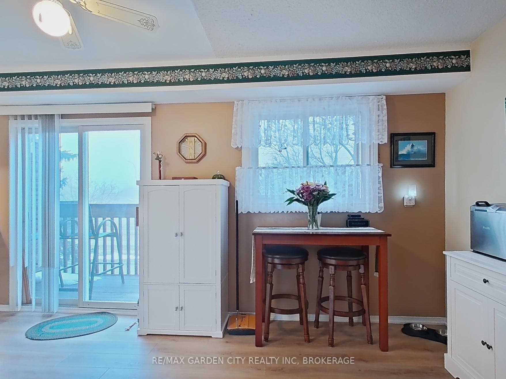 2nd Floor Eat-in Kitchen Area/ Balcony Doors