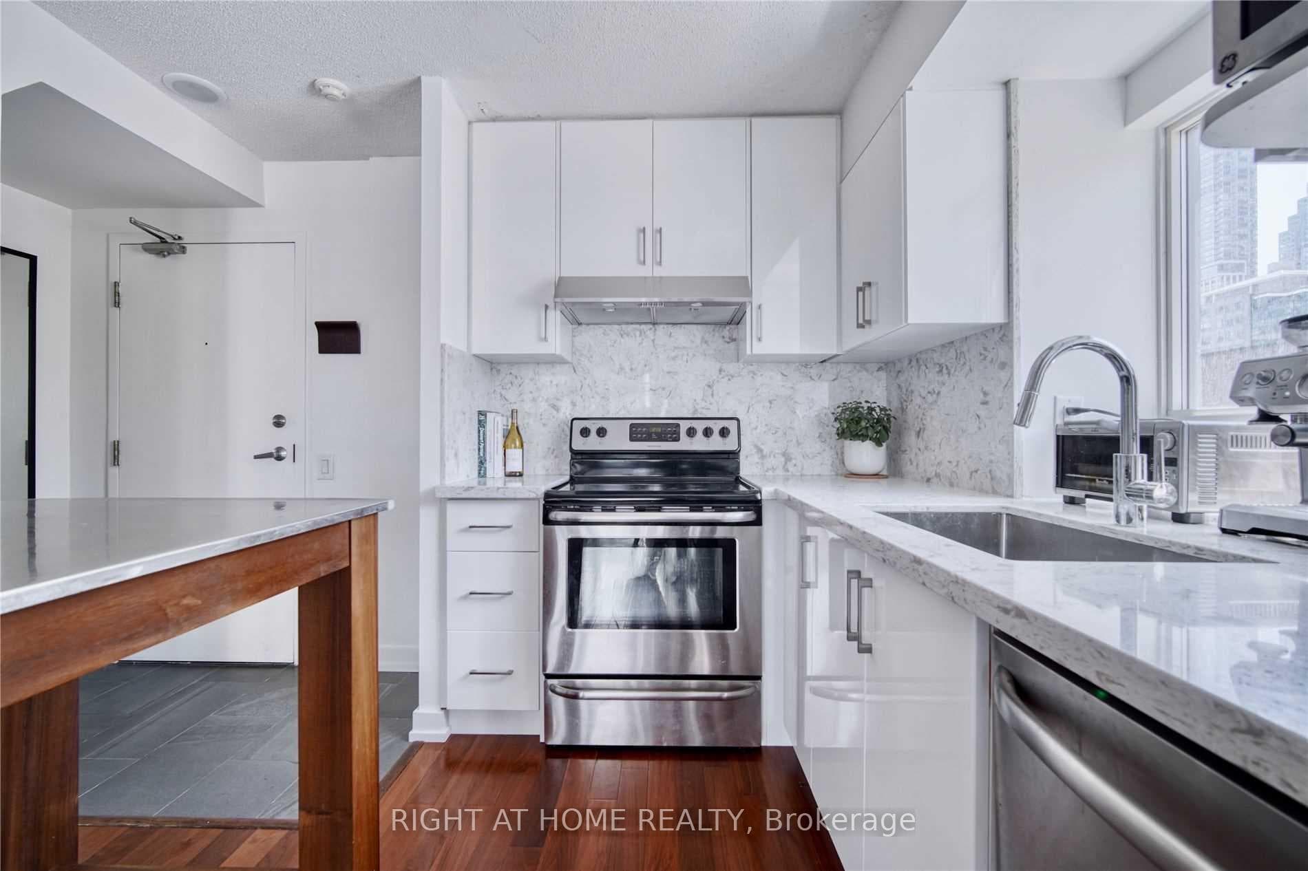 77 Lombard Street Unit 701 photo 7