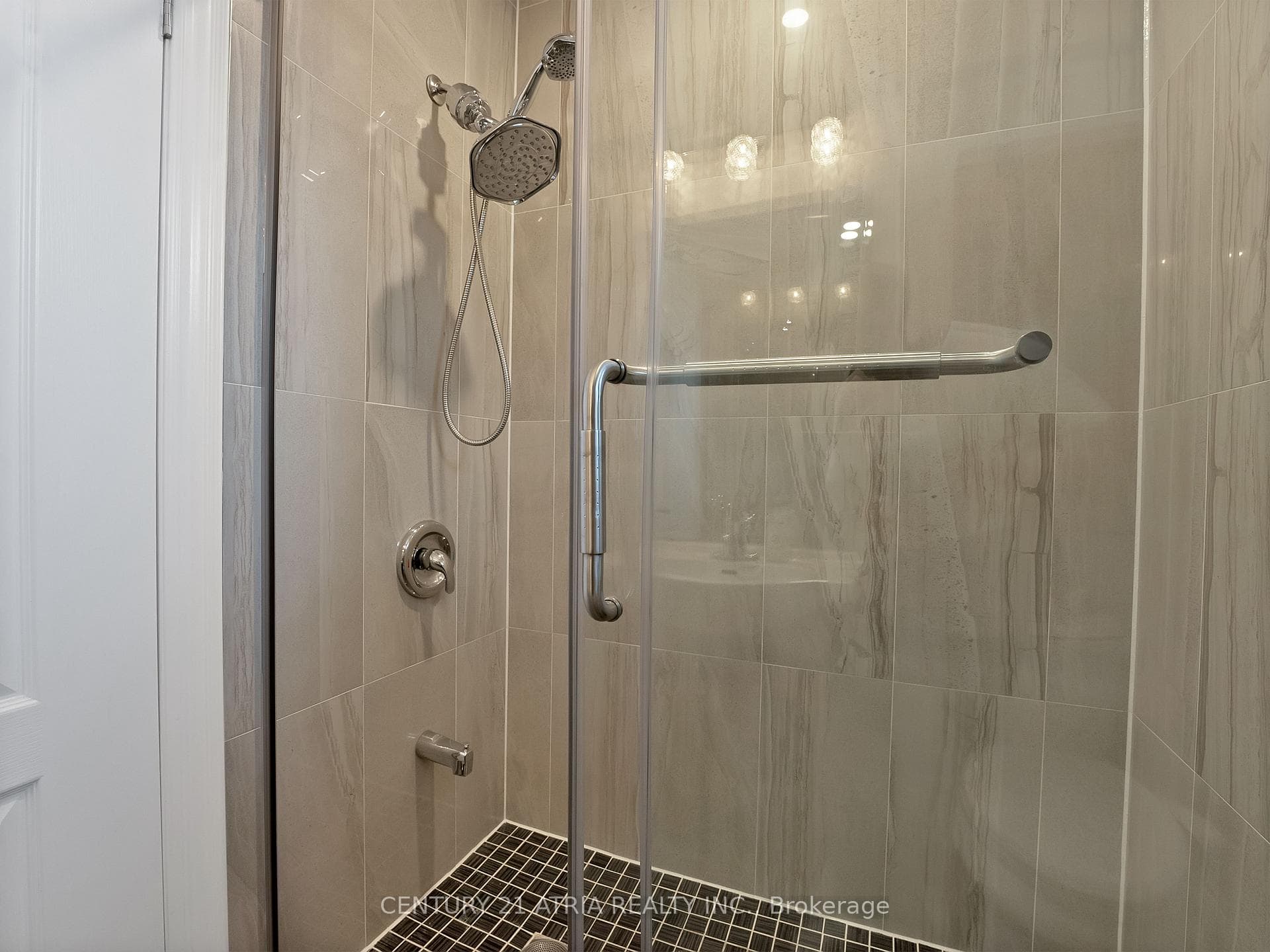 21 Cavehill Crescent photo 11