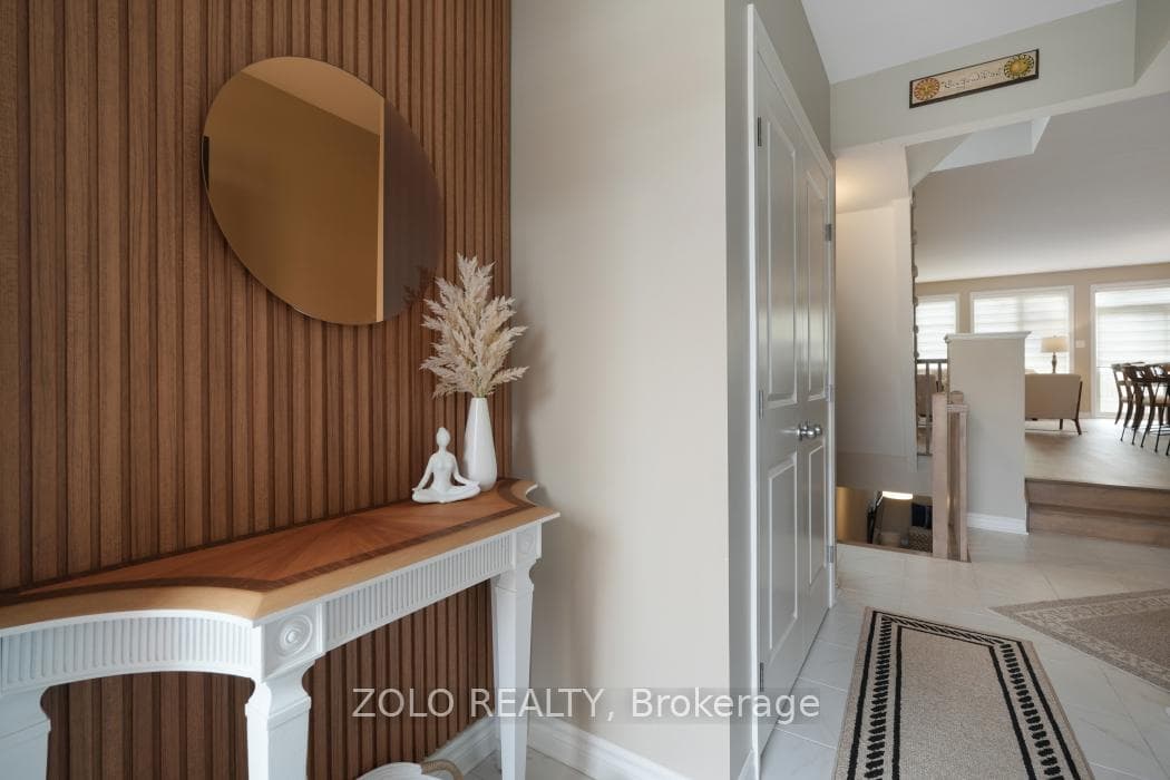 Entrance/Foyer2