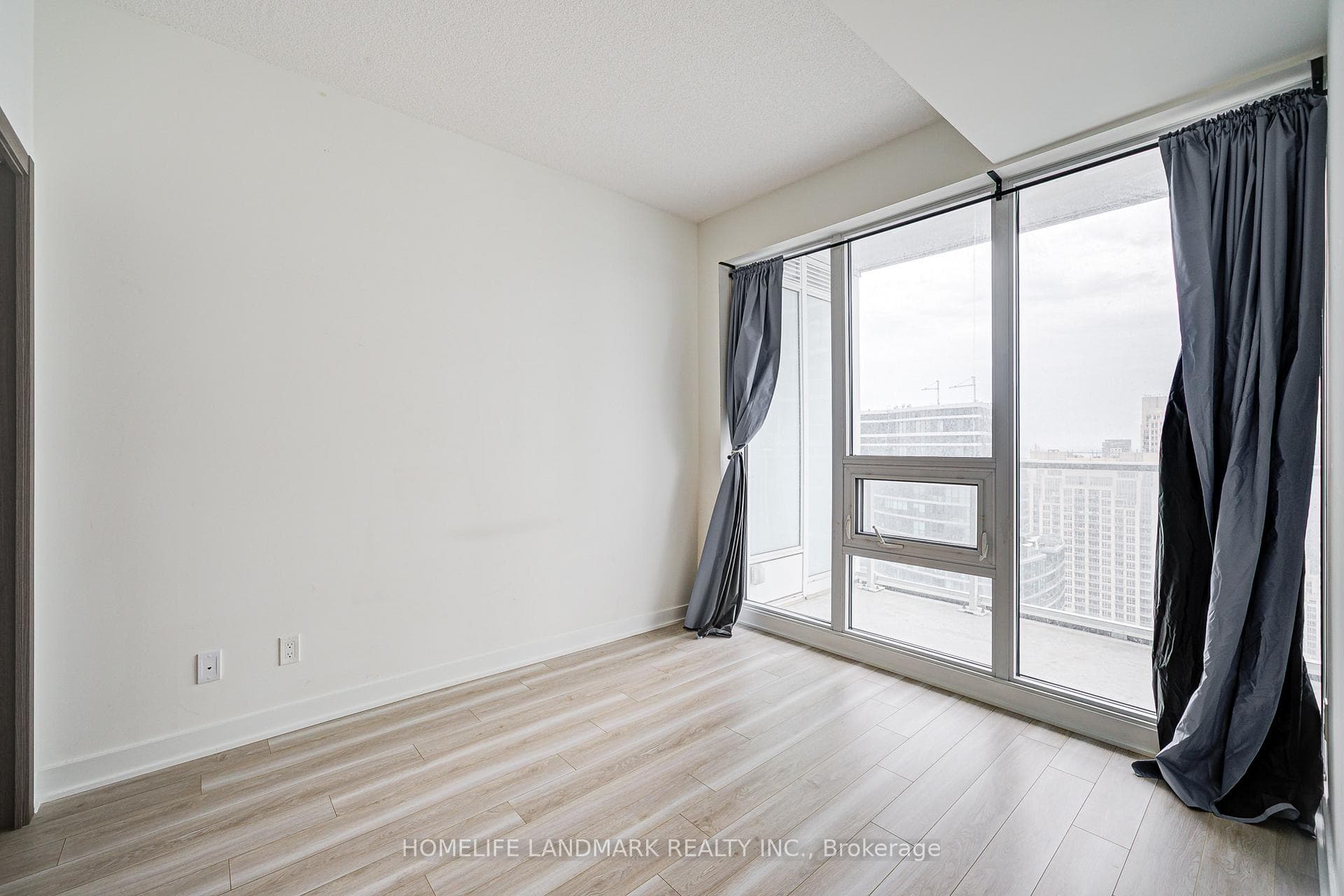 17 bathurst Street Unit 3703 photo 22