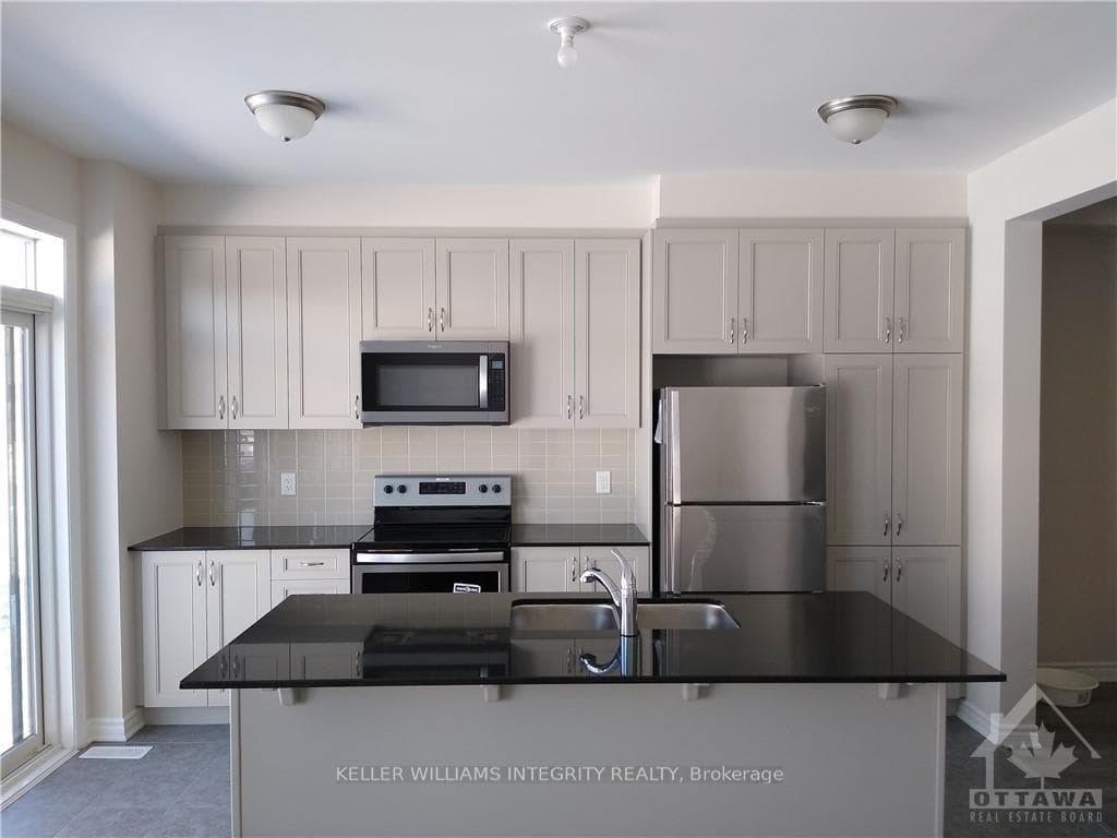 121 PICTOU Crescent photo 3