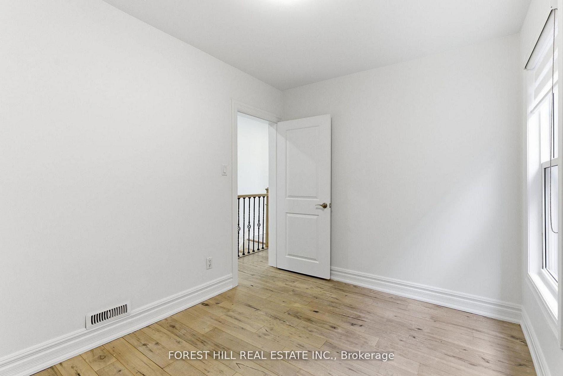 1297 Davenport Road photo 20