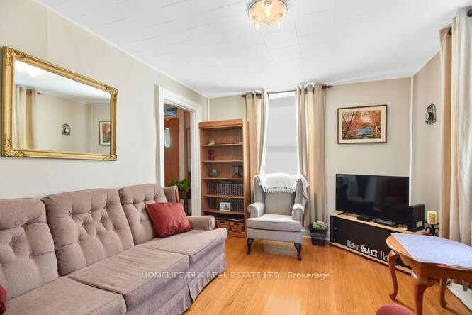 19 KEEFER Street photo 5