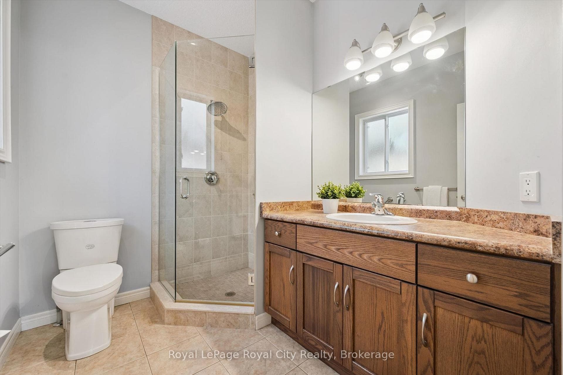60A Eastview Road photo 23