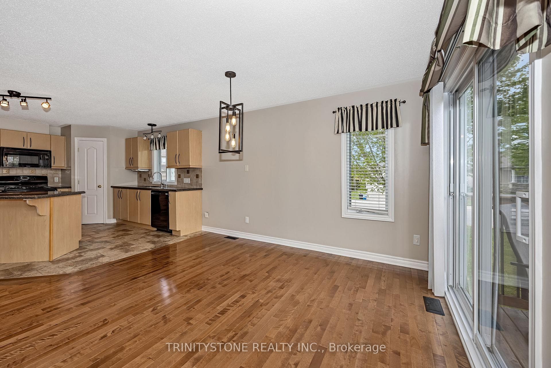 90 Sinclair Avenue photo 21