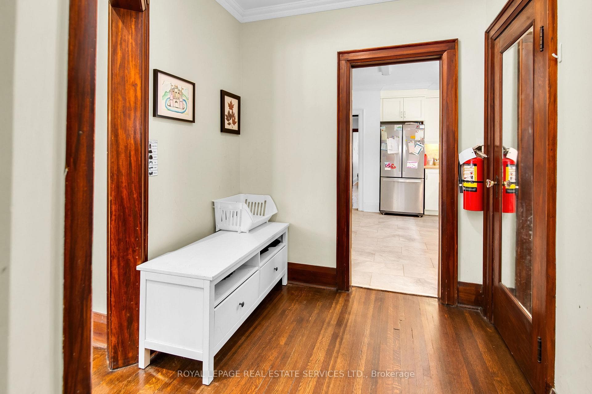 25 Braemar Avenue Unit Main photo 5