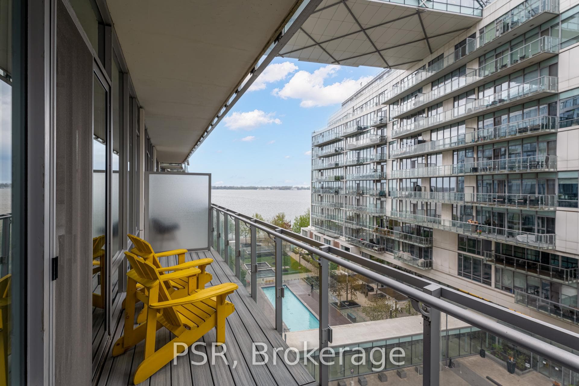 29 Queens Quay Unit 627 photo 21