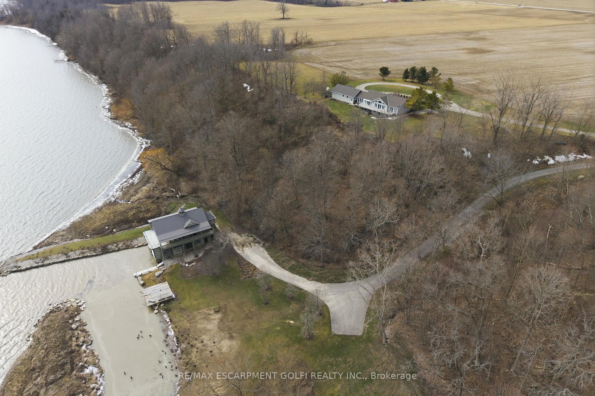 648 FRONT Road photo 2