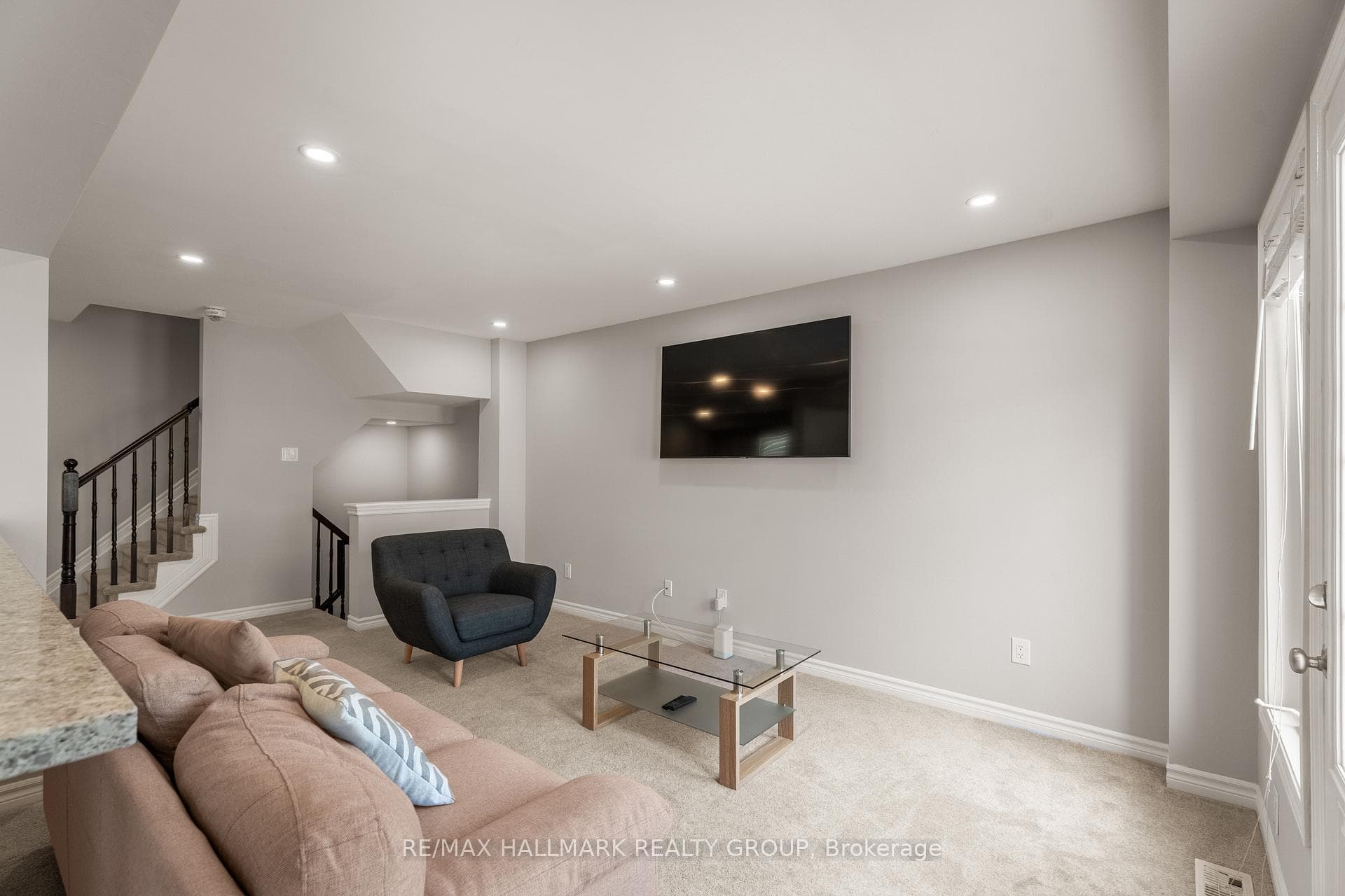 404 Rosingdale Street photo 16