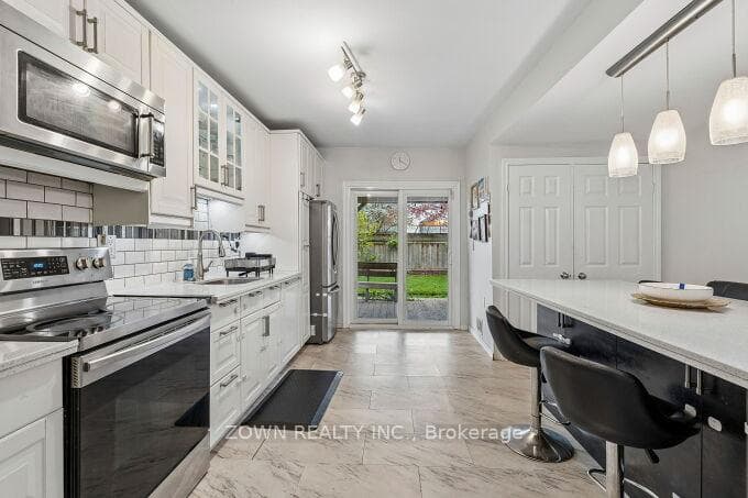 6 Albany Avenue photo 12