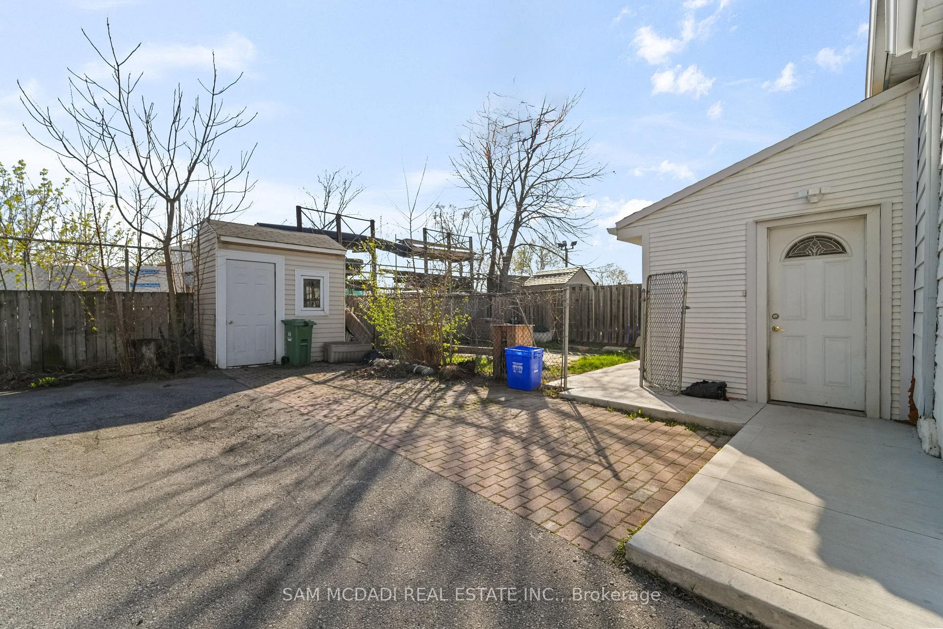 266 Beach Road photo 6