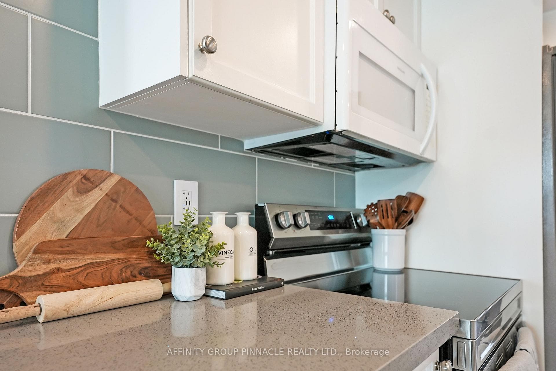 199 Marquette Avenue photo 10