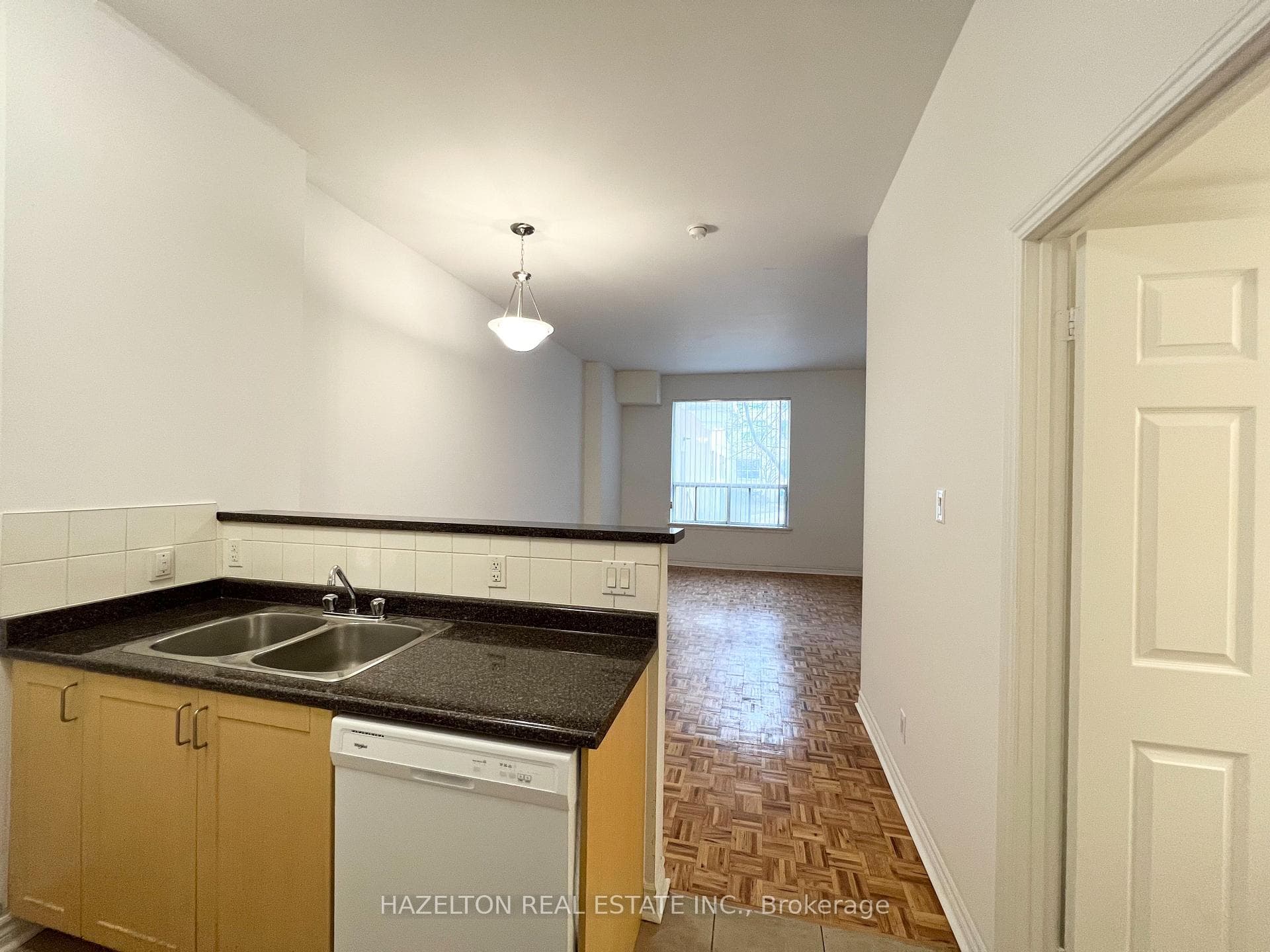800 Lansdowne Avenue Unit 113 photo 10