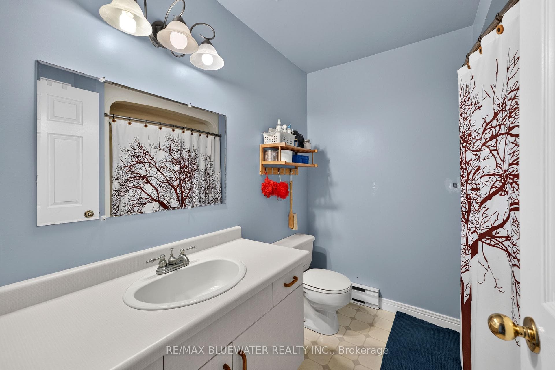 4pc Bath (upstairs0