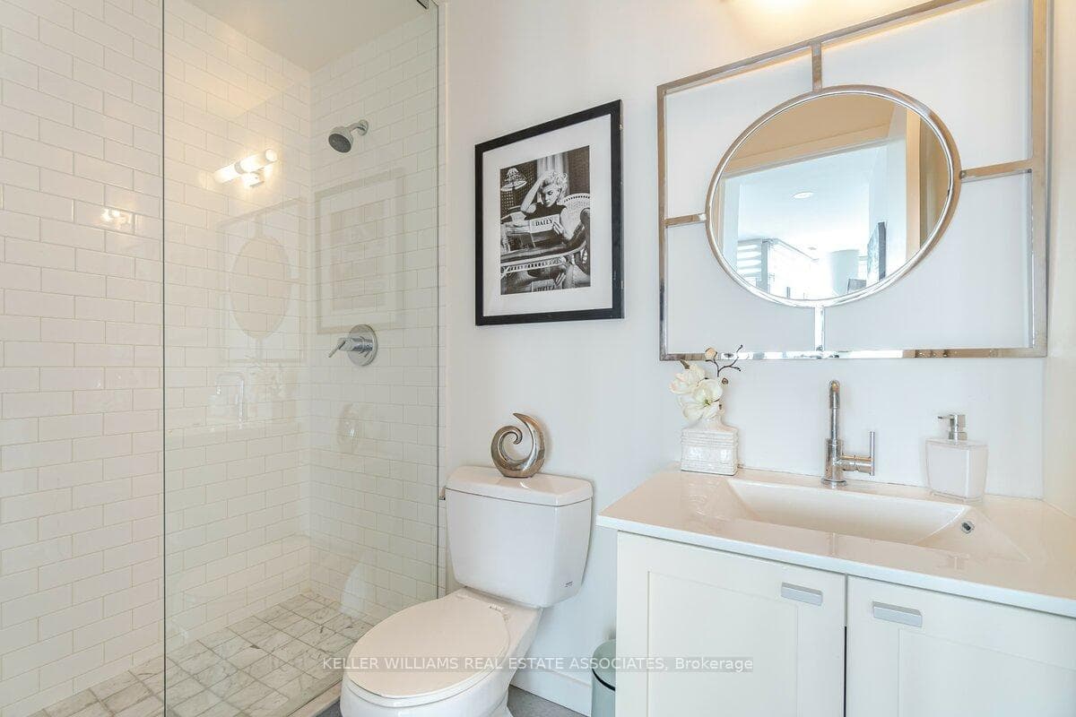 103 The Queensway Avenue Unit 904 photo 26