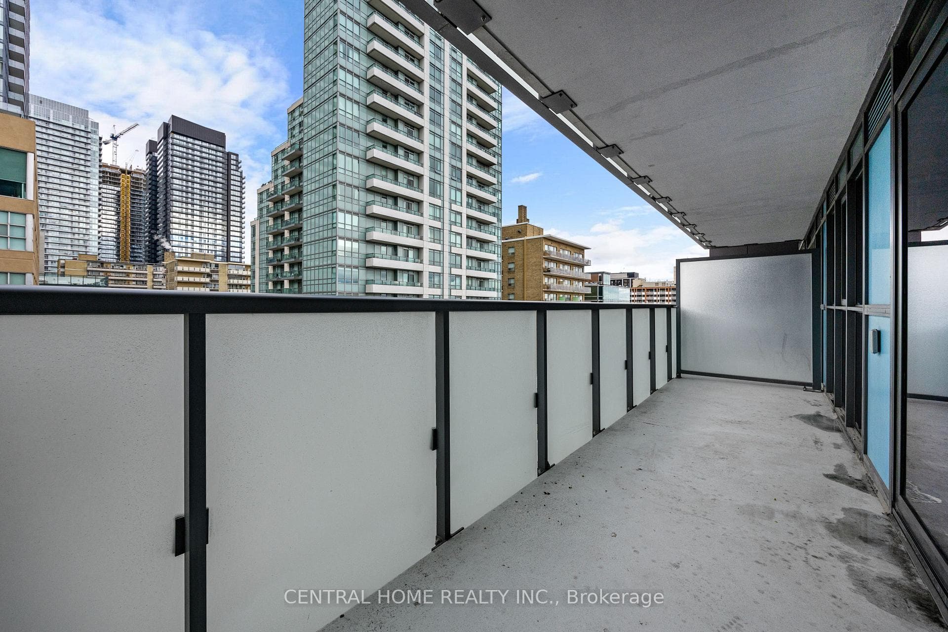 125 Redpath Avenue Unit 604 photo 14