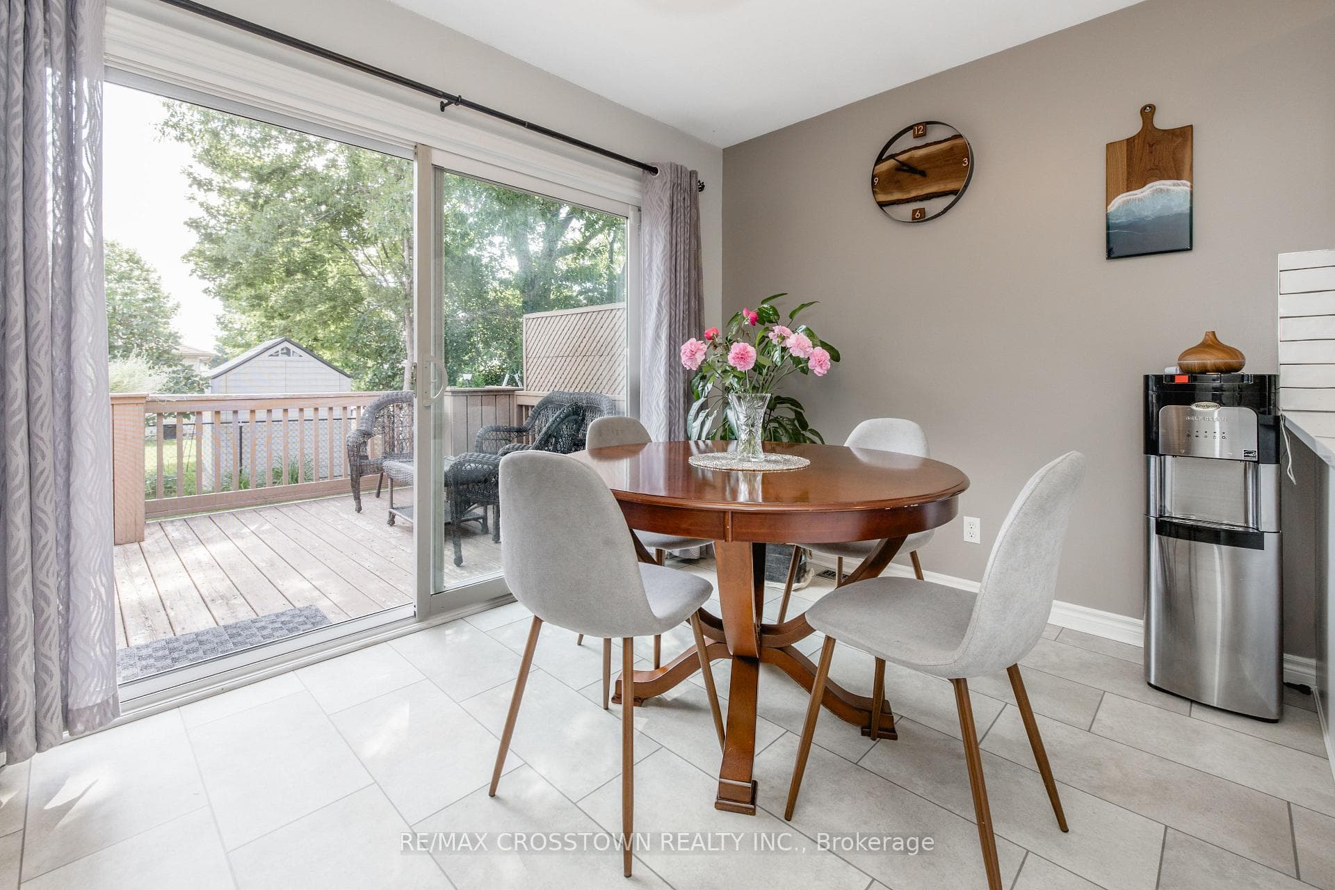 11 Revelstoke Court photo 17