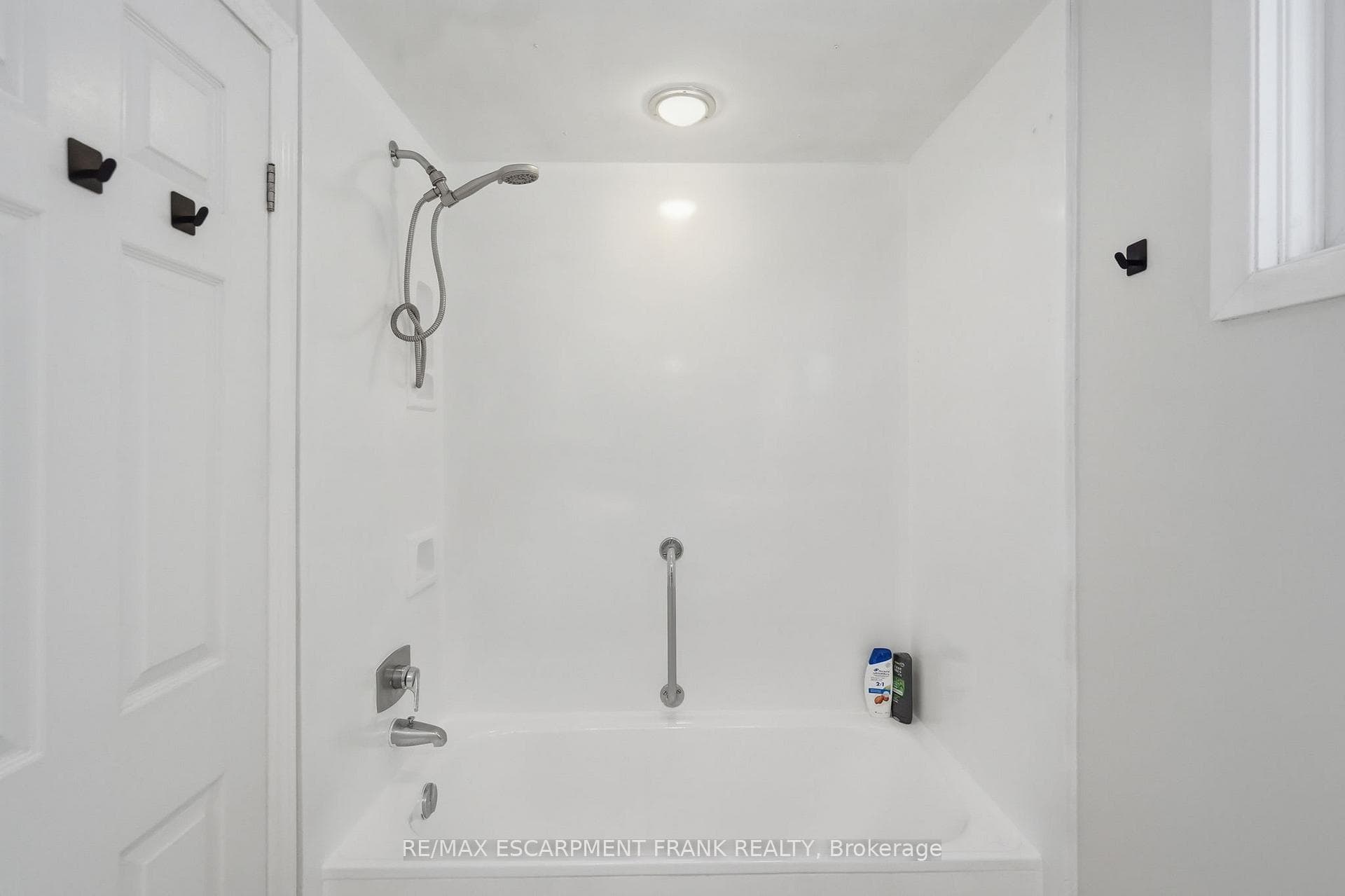 95 East 18th Street Unit 1 photo 24