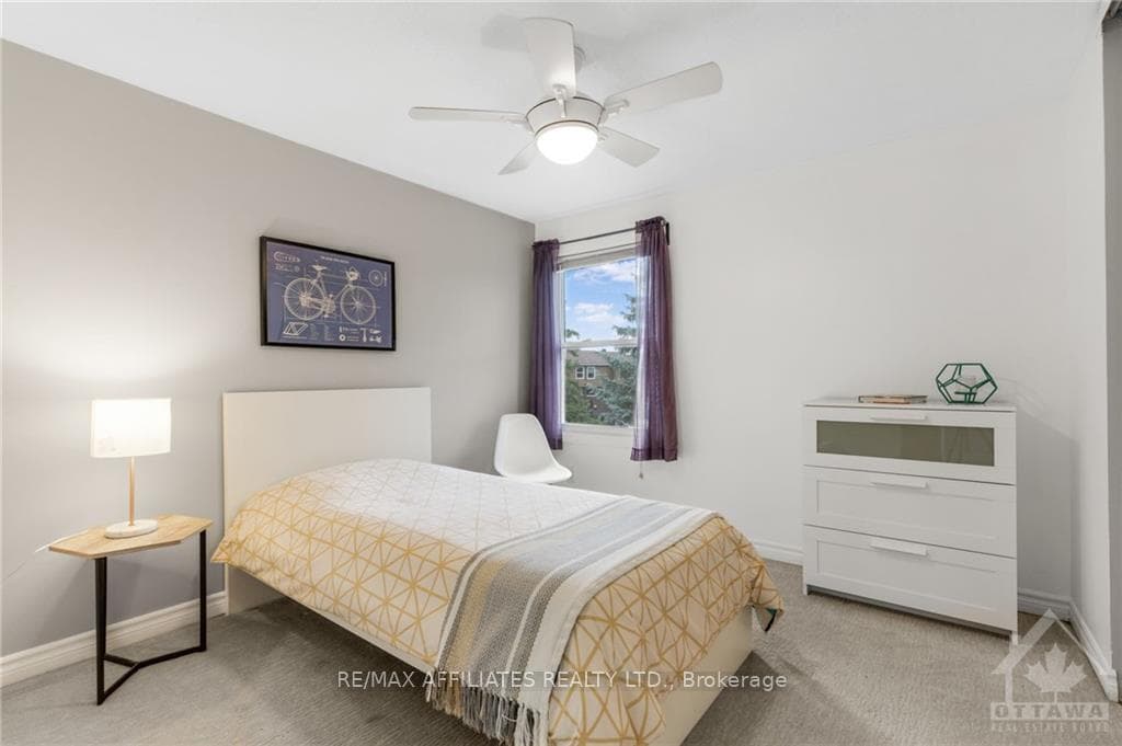 2138 ERIC Crescent photo 17