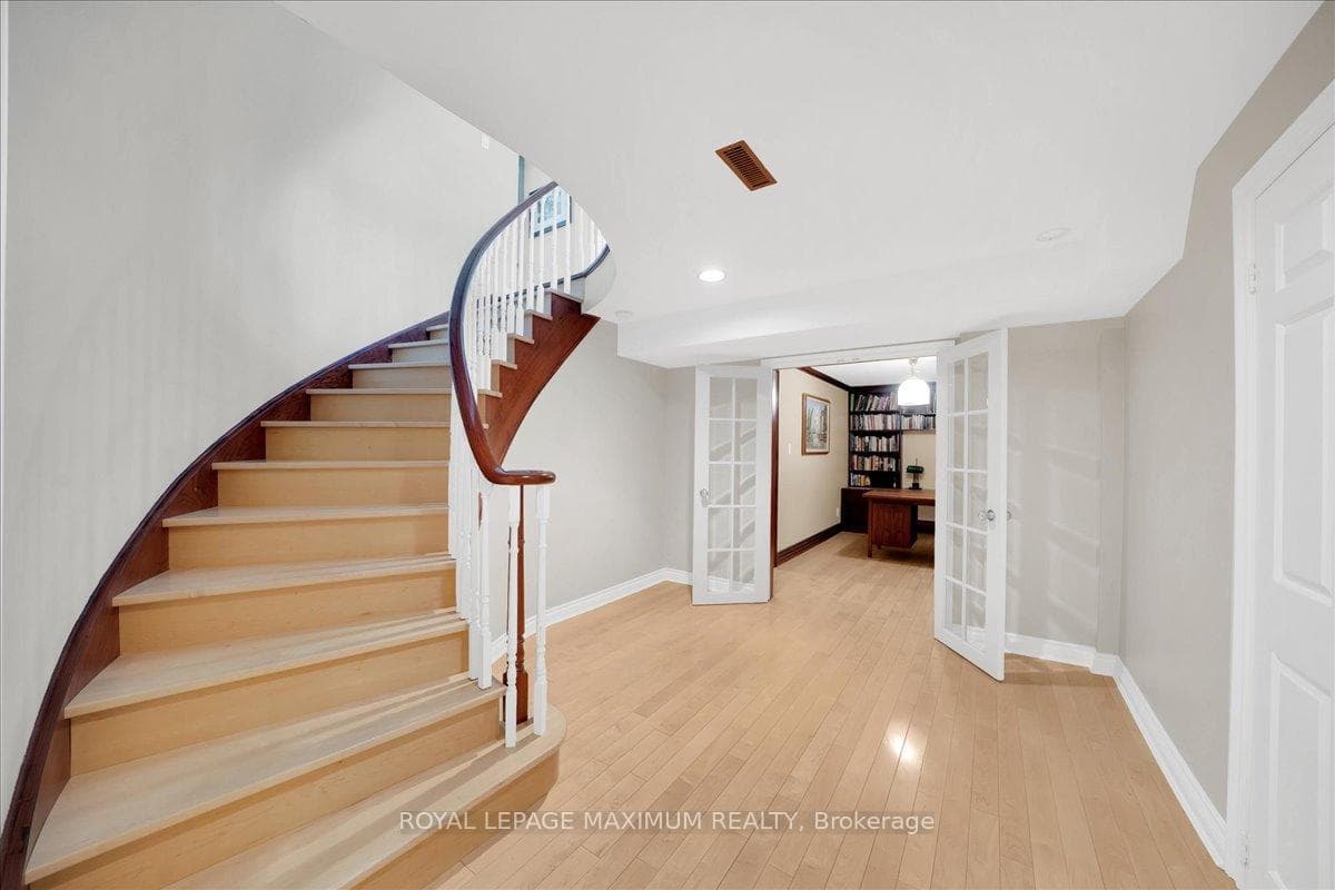 62 Montgomery Court photo 39