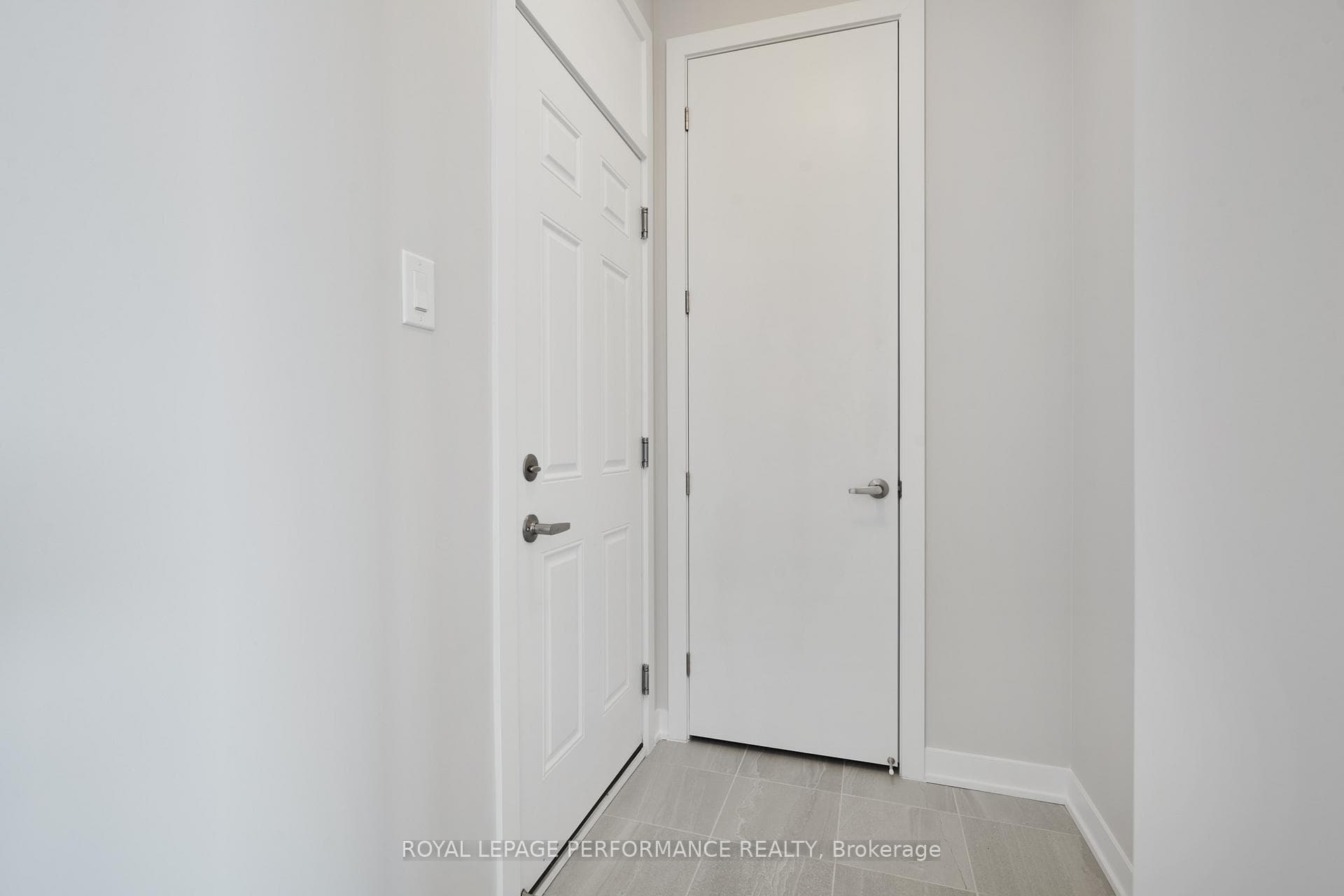 194 BEEBALM Crescent photo 15