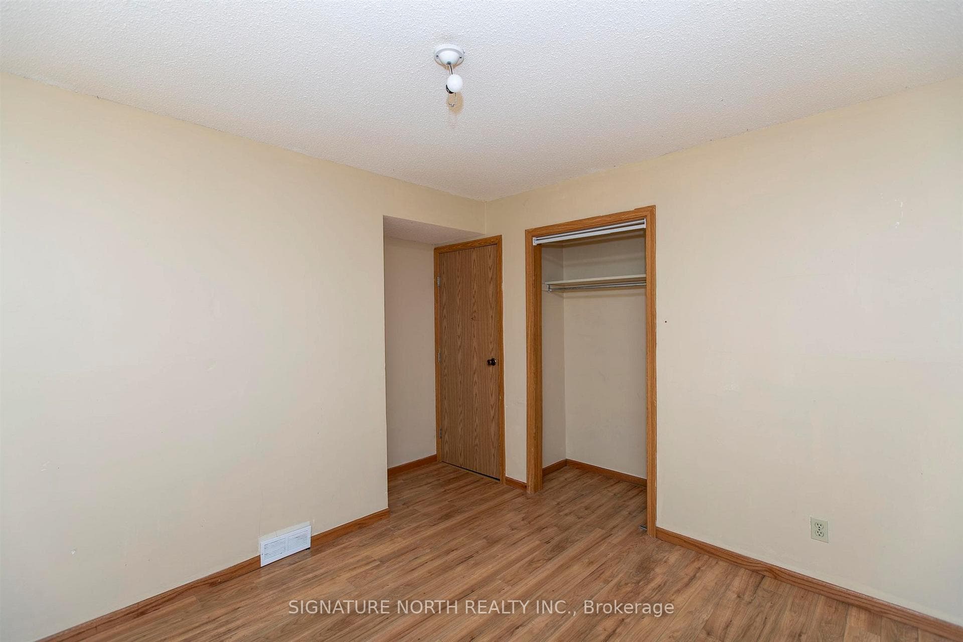 767 James Street photo 24