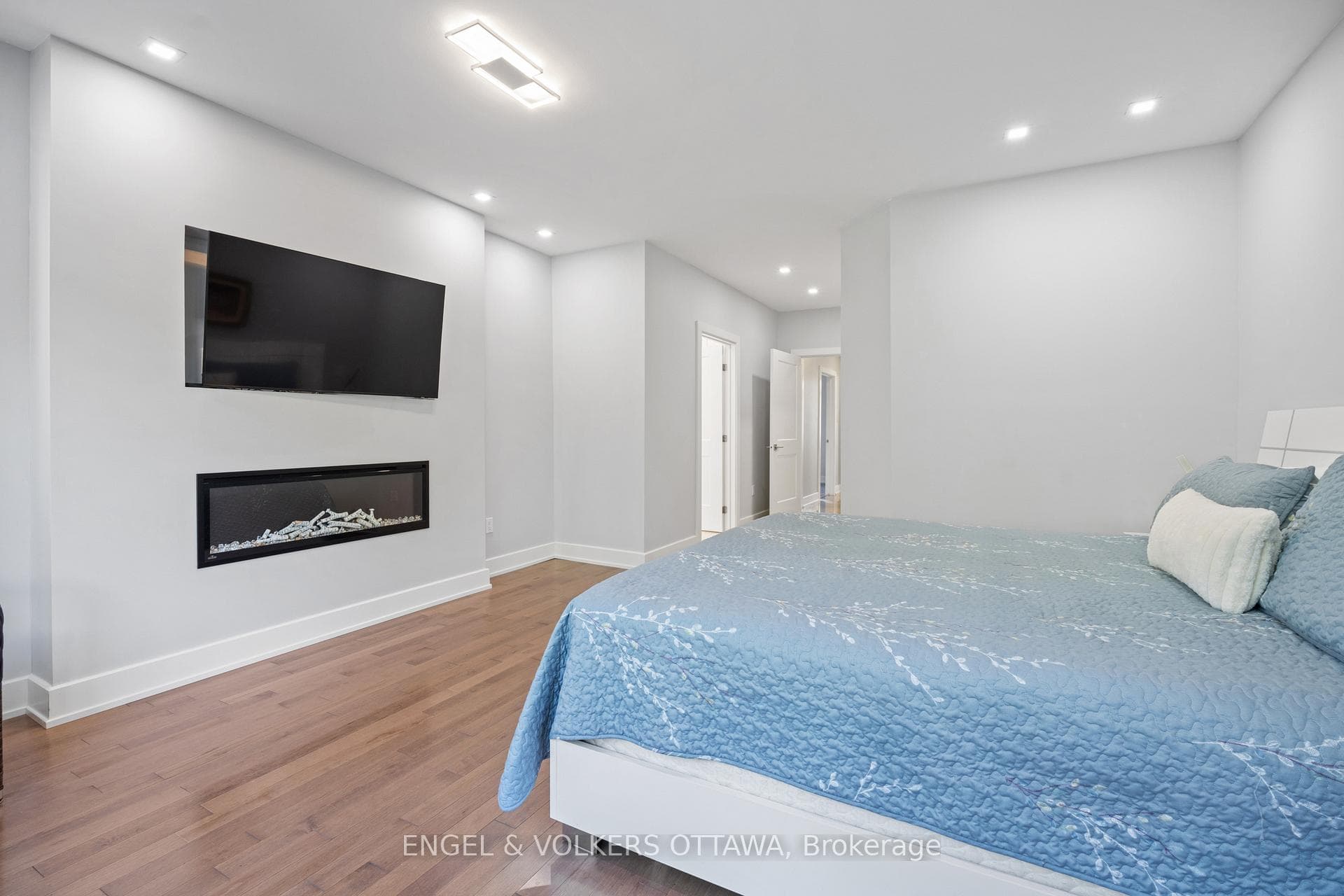 1562 Lakeshore Drive photo 27