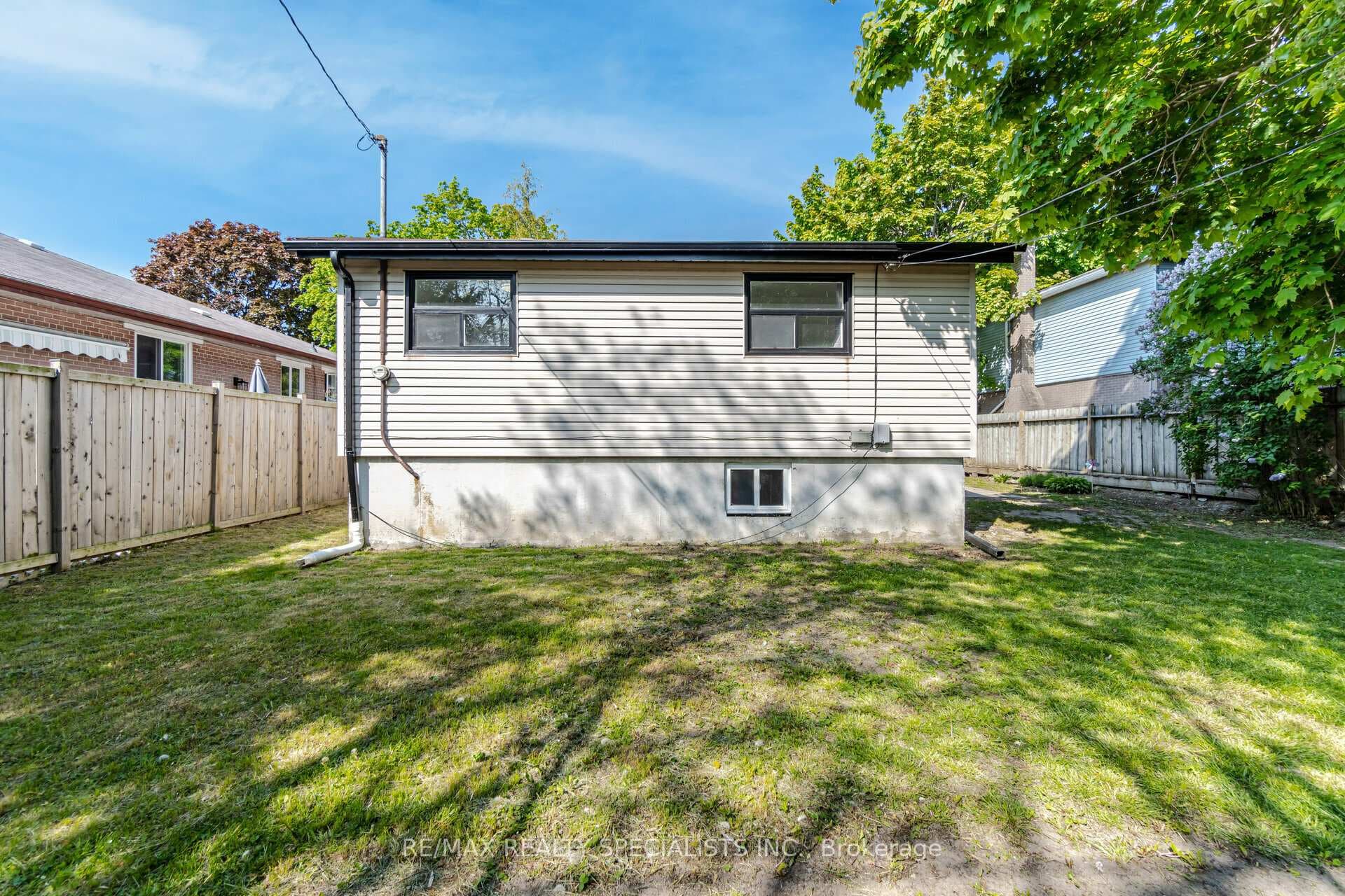 853 Bem Avenue photo 39