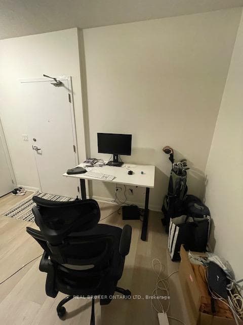 15 Bruyeres Mews Unit 318 photo 2