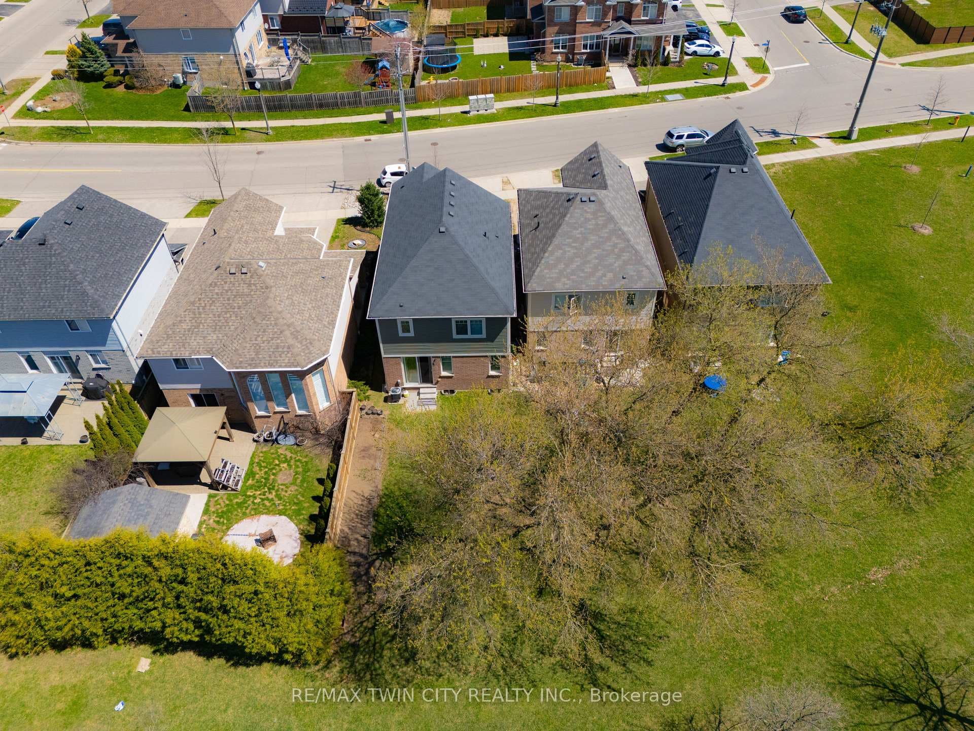 661 Doon South Drive photo 43