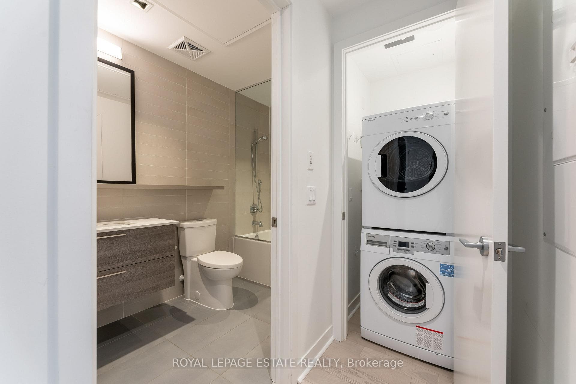501 Adelaide Street Unit 1106 photo 14