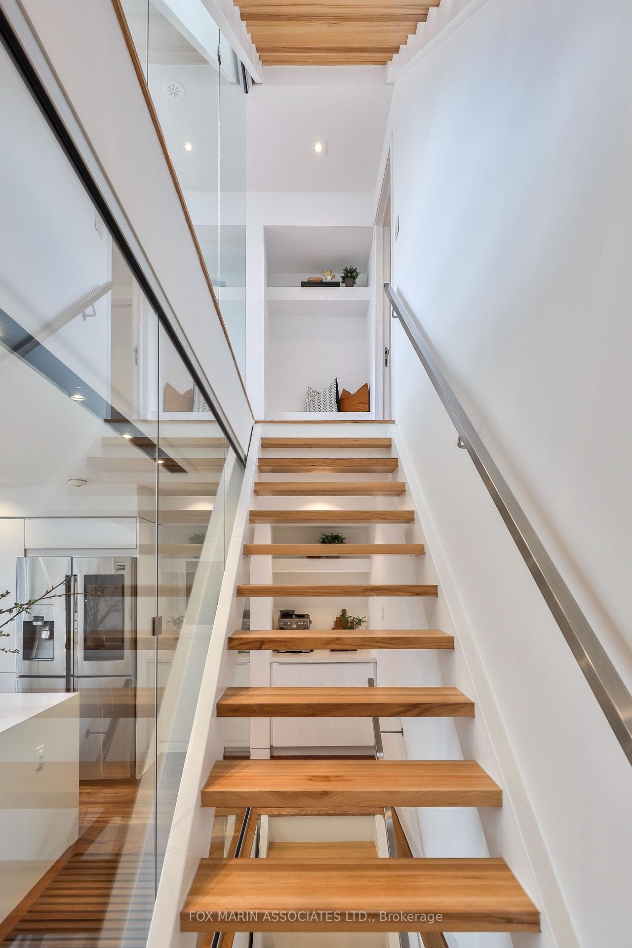 16 Laurel Avenue photo 20