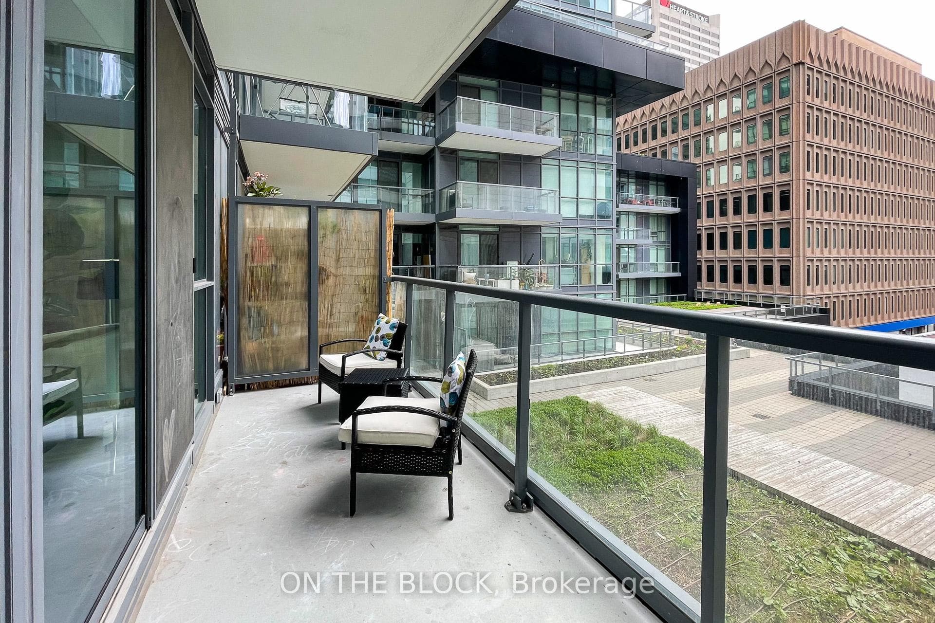 30 Roehampton Avenue Unit 412 photo 13