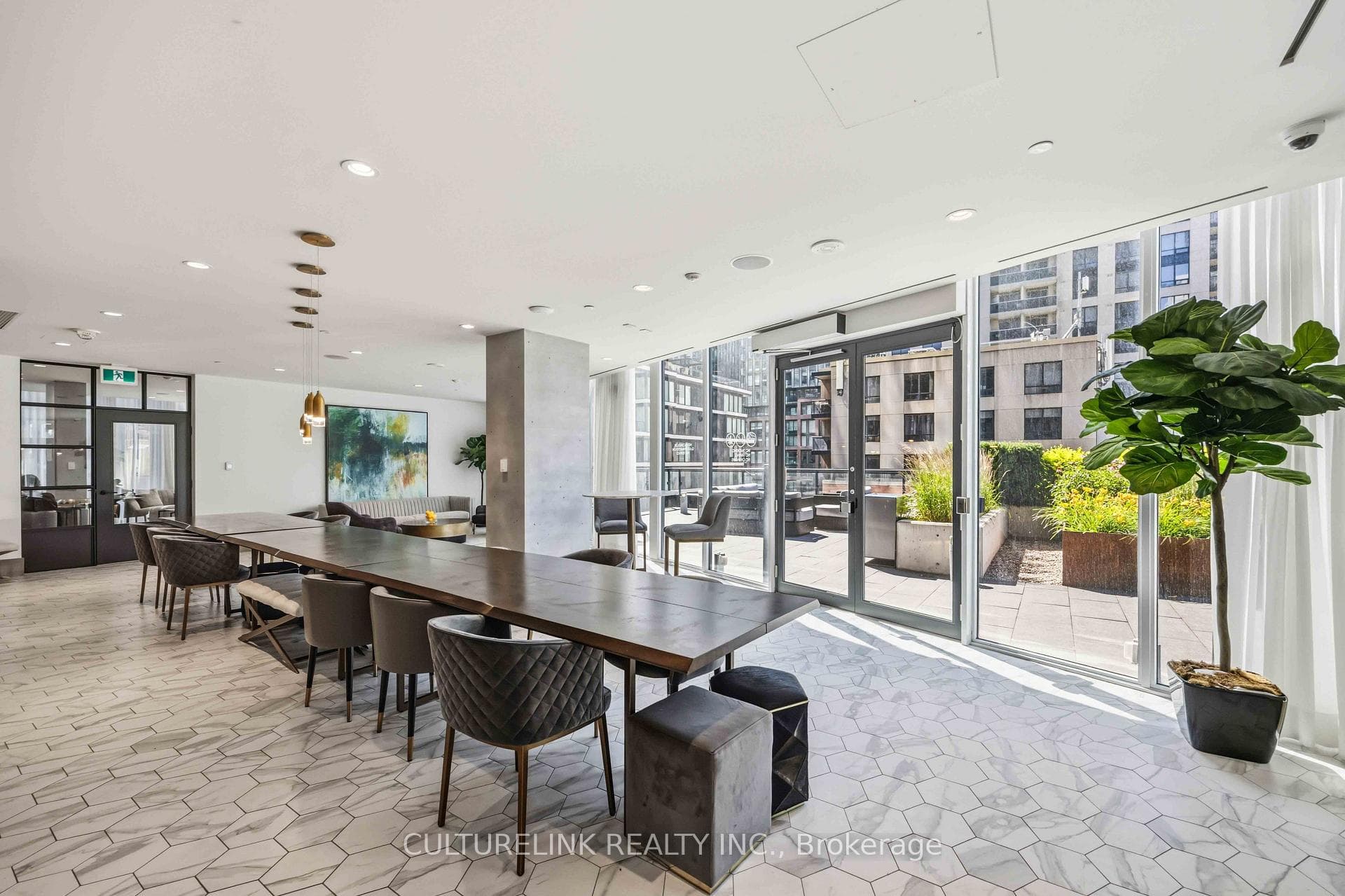 60 Shuter Street Unit 1611 photo 16