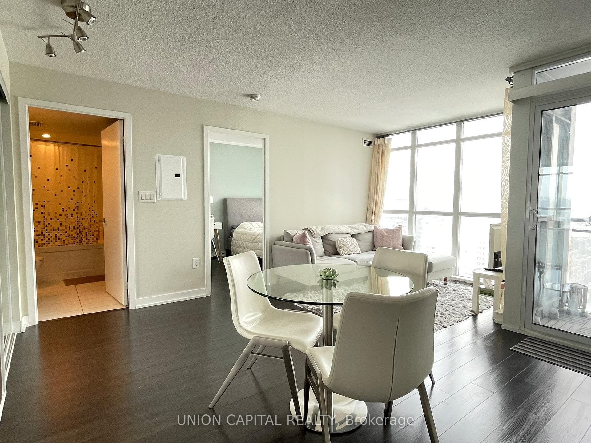 151 Dan Leckie Way Unit 1808 photo 8