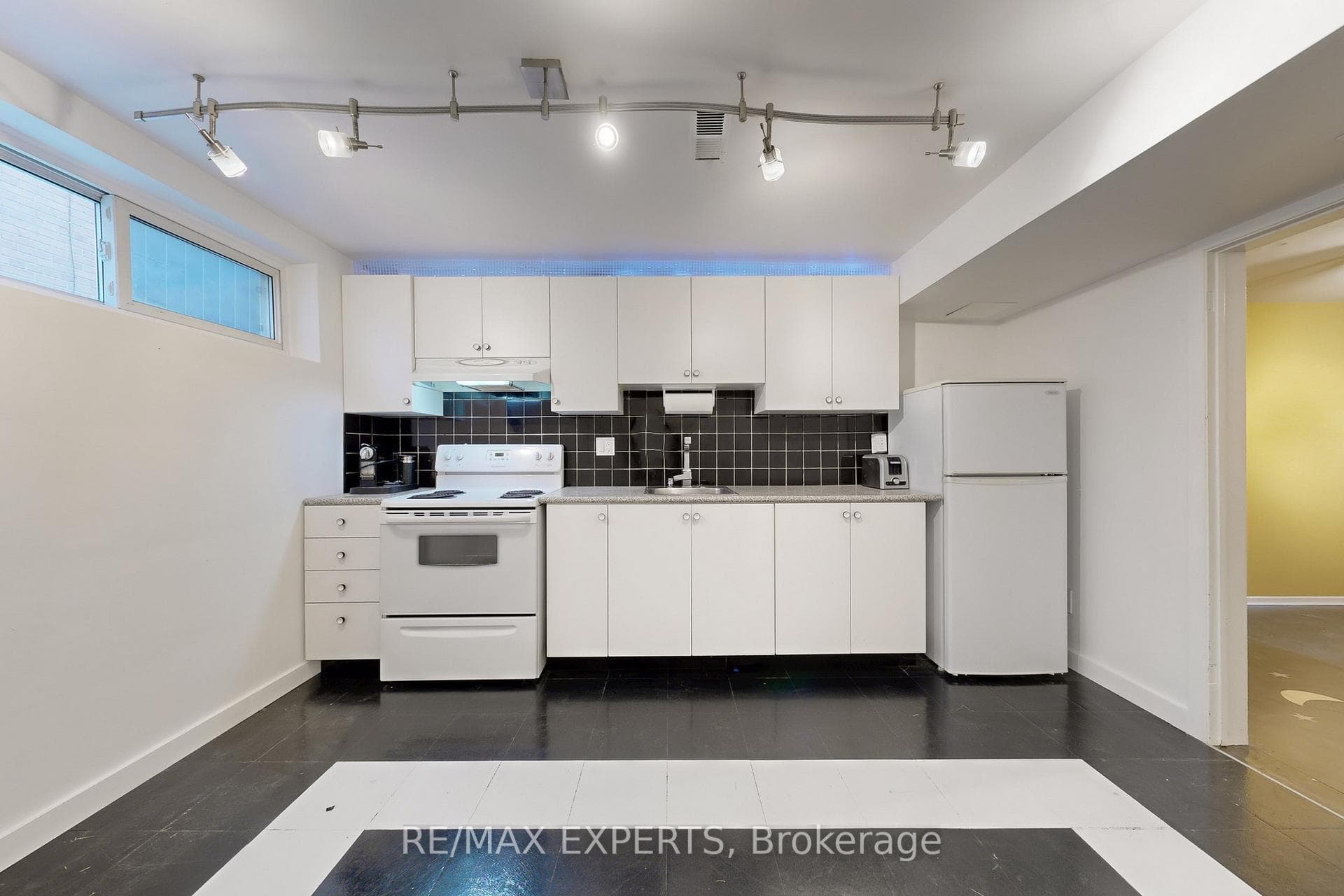 862 Glencairn Avenue photo 9