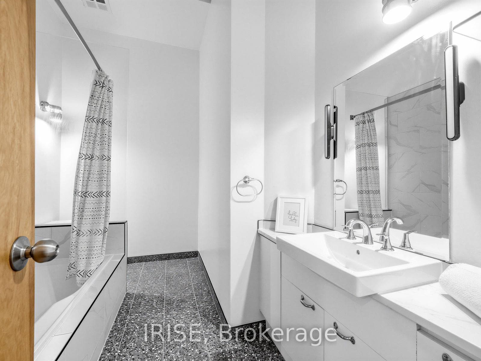 155 Dalhousie Street Unit 718 photo 8
