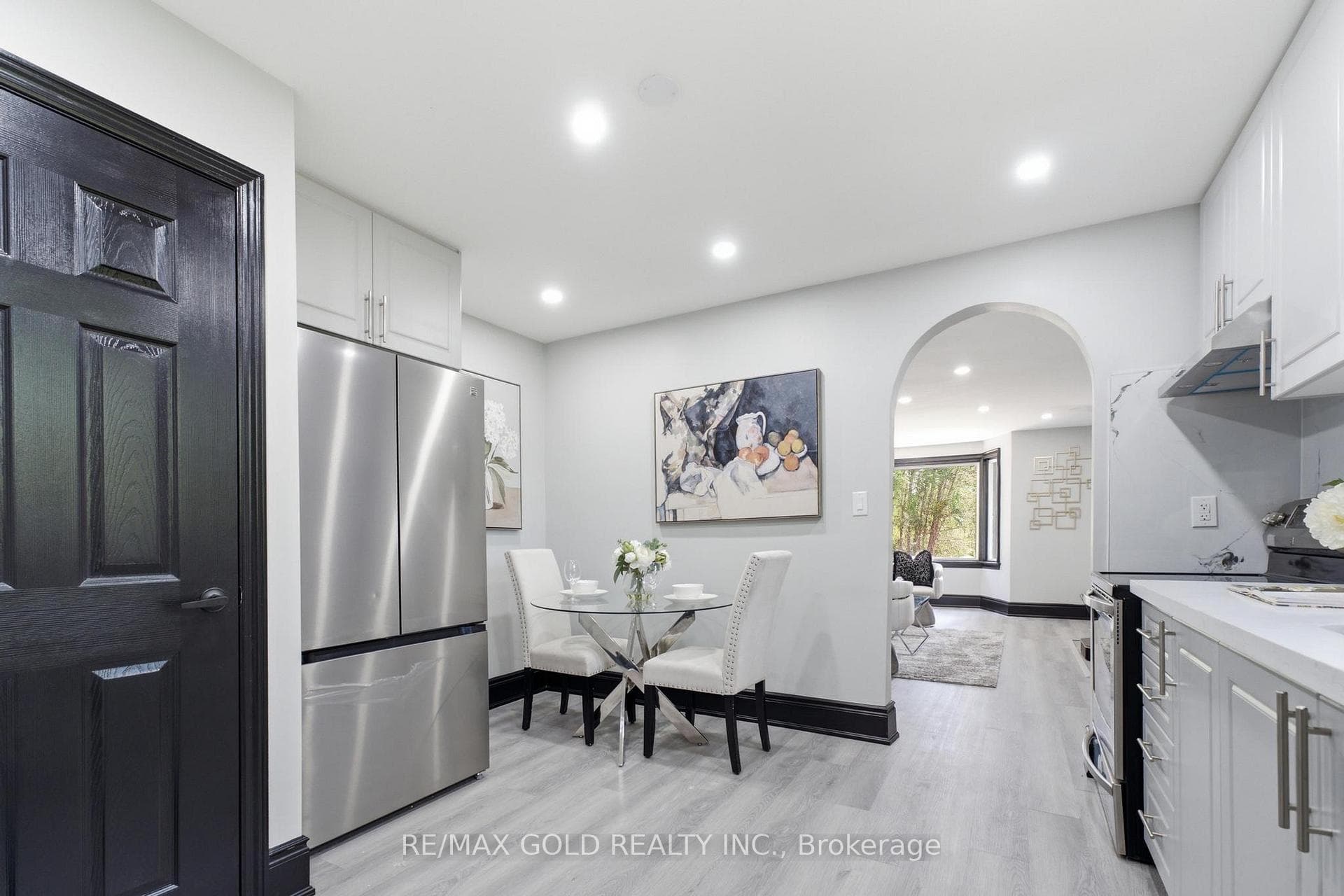 2702 Embleton Road photo 7