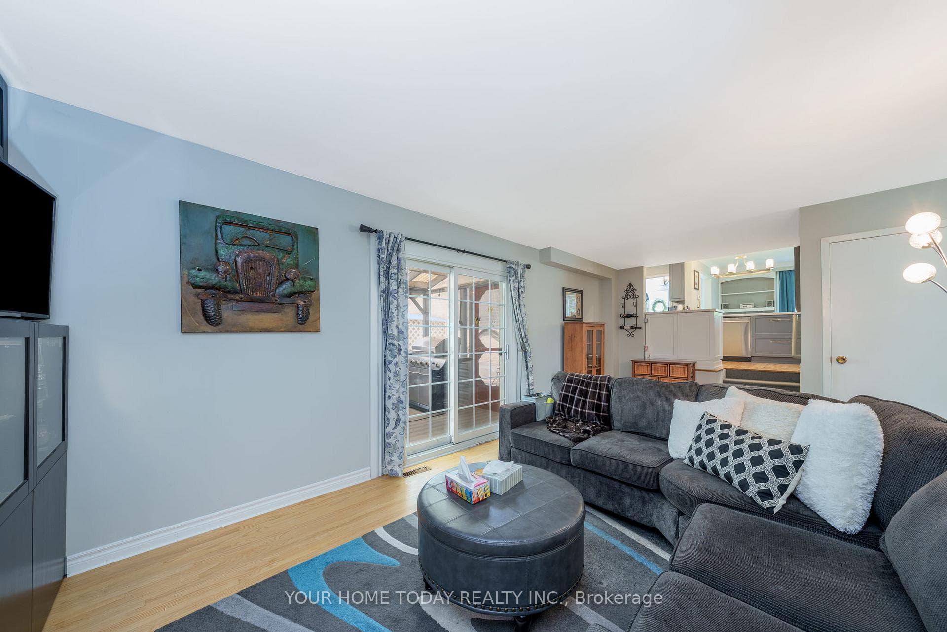 64 Greystone Crescent photo 18